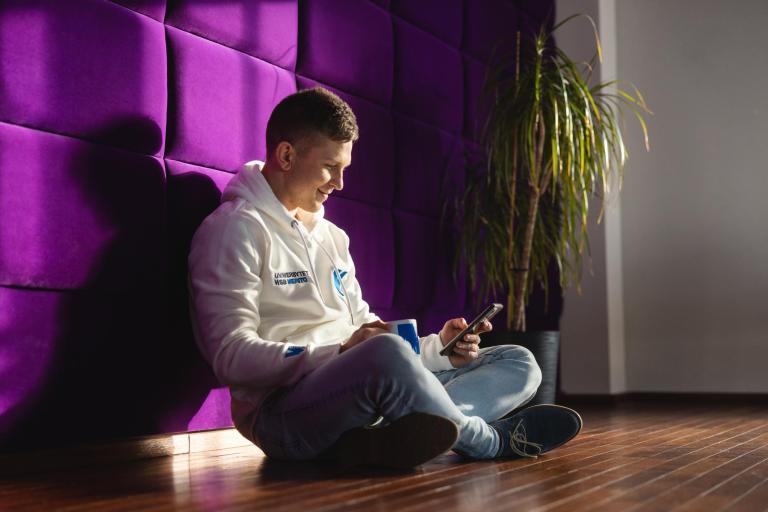Cyfrowy uniwersytet | Uniwersytet WSB Merito Łódź: student