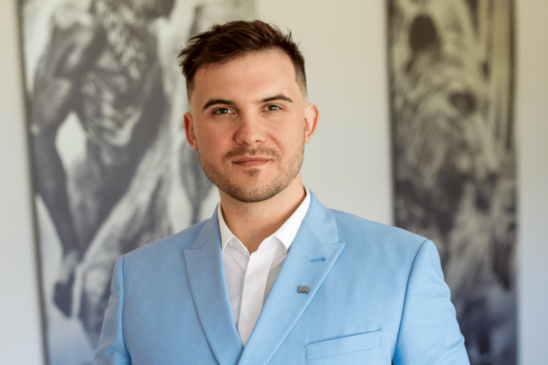 Nowy rok, stare nawyki. Dlaczego robienie postanowień nie działa? [PODCAST] | Aktualności | Uniwersytet WSB Merito Łódź: dr Piotr Sieńko