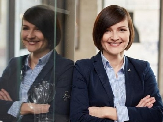Samotność w czasie Świąt. Jak zadbać o siebie i relacje? [PODCAST] | Aktualności | Uniwersytet WSB Merito Łódź: dr Magdalena Zubiel 