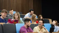 Analityk danych finansowych | Studia I stopnia w Opolu | Uniwersytet WSB Merito Opole: Opole - Analityk danych finansowych - grupa studentów na auli