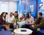 Światowy Tydzień Mózgu 2026 - odkryj potencjał neuroróżnorodności | Aktualności | Uniwersytet WSB Merito Opole: Grupa znajomych odpoczywająca w strefie studenta