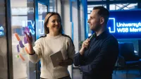 Neurodietetyka | Studia podyplomowe w Szczecinie | Uniwersytet WSB Merito Szczecin: Dyskusja nad pomysłami przy karteczkach samoprzylepnych na Uniwersytecie WSB Merito.