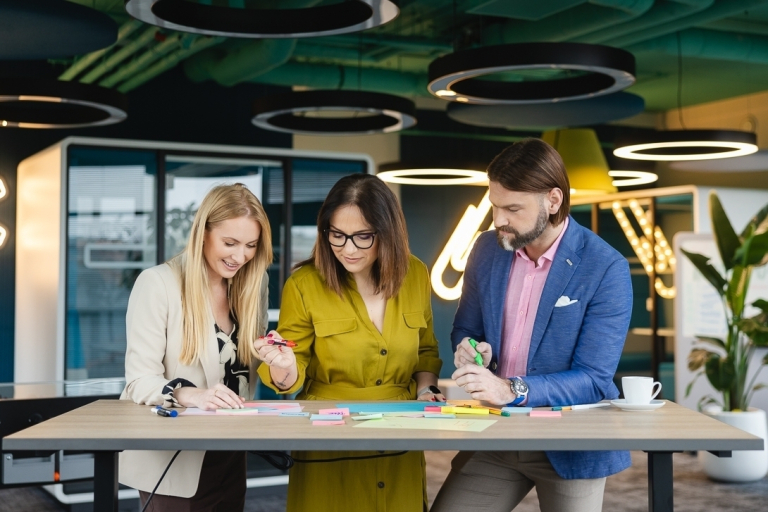 Mentor Practitioner | Szkolenia i kursy w Szczecinie | Uniwersytet WSB Merito Szczecin: uczestnicy kursu współpracują