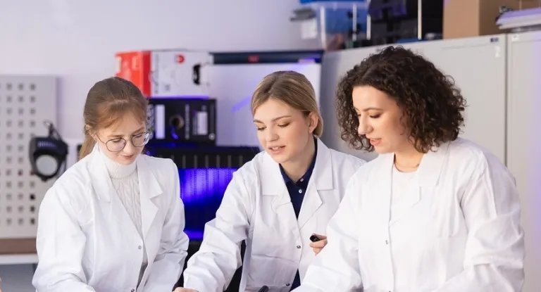 „MeritoLab – innowacje i kształcenie praktyczne w regionie” - generalny wykonawca projektu wyłoniony | Aktualności | Uniwersytet WSB Merito Szczecin: MeritoLab dotacja