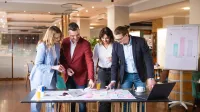 Nowoczesne przywództwo w biznesie | Studia podyplomowe w Toruniu | Uniwersytet WSB Merito w Toruniu: Główna grafika: Toruń - studia podyplomowe - Uczestnicy studiów podyplomowych podczas zajęć