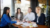 Ochrona środowiska w przedsiębiorstwie | Studia podyplomowe w Toruniu | Uniwersytet WSB Merito w Toruniu: Główna grafika: Toruń - studia podyplomowe - Uczestnicy studiów podyplomowych podczas zajęć