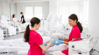 Kosmetologia kliniczna i holistyczna | Studia podyplomowe w Toruniu | Uniwersytet WSB Merito w Toruniu: lic