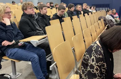 „Życie kruche jak lód” – spotkanie dla uczniów szkół średnich | 27.01.2026 [GALERIA ZDJĘĆ] | Aktualności | Uniwersytet WSB Merito w Toruniu: uczestnicy wydarzenia życie kruche jak lód