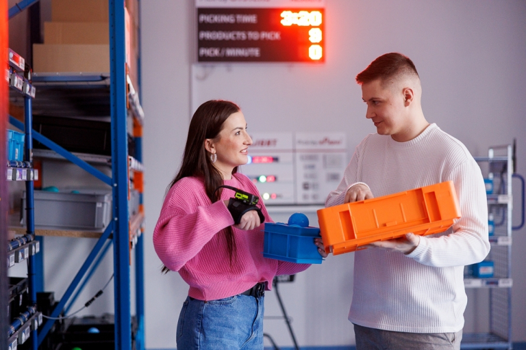 Logistyka | Studia II stopnia w Toruniu | Uniwersytet WSB Merito w Toruniu: Studenci na zajęciach