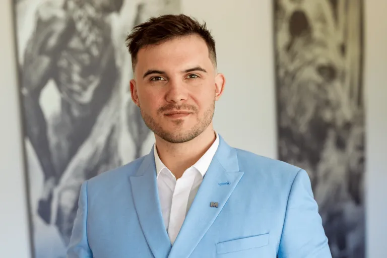 Jak nie zrujnować domowego budżetu w grudniu? [PODCAST] | Aktualności | Uniwersytet WSB Merito w Toruniu: dr Piotr Sieńko