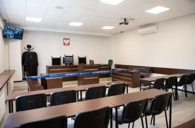Наші кампуси | Університети ВСБ Меріто: sala sądowa