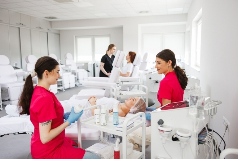 Університет ВСБ Меріто в Ополі | Університети ВСБ Меріто: Cosmetics classes