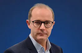 E-PR i komunikacja cyfrowa | Studia I stopnia w Warszawie | Uniwersytet WSB Merito Warszawa: dr Robert Antoszczak