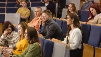 Administracja celno-skarbowa | Studia I stopnia w Warszawie | Uniwersytet WSB Merito Warszawa: Studenci w Auli 