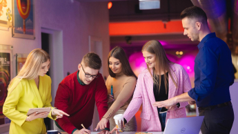 ICT Systems Programming | Studia I stopnia w Warszawie | Uniwersytet WSB Merito Warszawa: Zdjęcie główne: Warszawa - grupa studentów