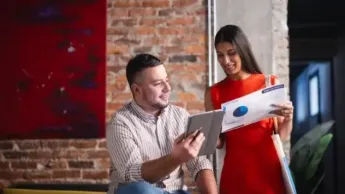 Zarządzanie produkcją | Studia podyplomowe w Warszawie | Uniwersytet WSB Merito Warszawa: Studenci analizują dane 