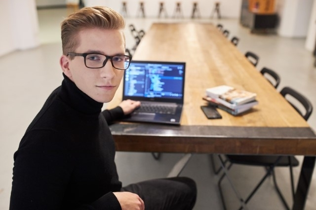 Bezpieczeństwo w cyberprzestrzeni | Studia II stopnia w Warszawie | Uniwersytet WSB Merito Warszawa: Student z IT