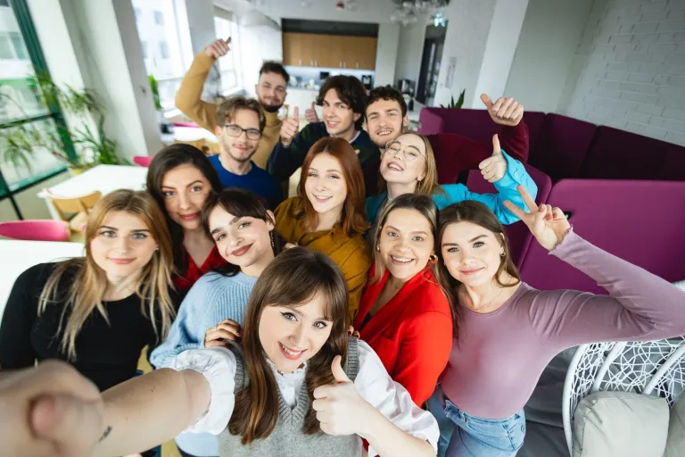 Komunikacja biznesowa i PR | Studia I stopnia w Warszawie | Uniwersytet WSB Merito Warszawa: Grupa studentów_Uniwersytet WSB Merito Warszawa