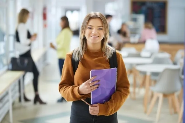 Biznes międzynarodowy | Studia I stopnia w Warszawie | Uniwersytet WSB Merito Warszawa: Studentka