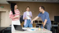 Artificial intelligence. Machine learning | Studia podyplomowe we Wrocławiu | Uniwersytet WSB Merito we Wrocławiu: uczestnicy studiów podyplomowych pracujący nad wspólnym projektem
