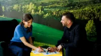 Zrównoważony biznes | Studia II stopnia ze studiami podyplomowymi  | Uniwersytet WSB Merito we Wrocławiu: studenci pracujący nad projektem grupowym