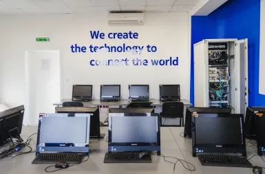 Laboratoria i pracownie | Uniwersytet WSB Merito we Wrocławiu: Lab powered by Nokia