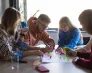 Zostań Świętym Mikołajem! | Aktualności | Uniwersytet WSB Merito we Wrocławiu: studenci pracujący nad wspólnym projektem 
