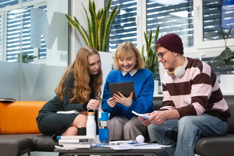 Trendy & design w marketingu | Studia II stopnia ze studiami podyplomowymi  | Uniwersytet WSB Merito we Wrocławiu: studenci w strefie studenta