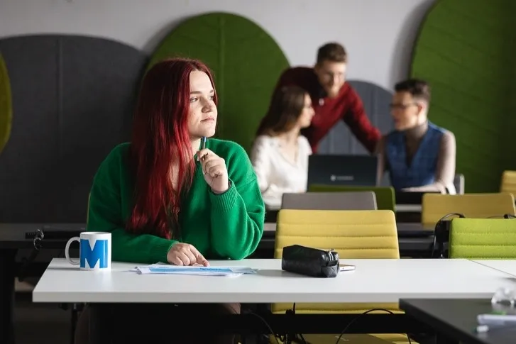 Analityk danych biznesowych | Studia II stopnia we Wrocławiu | Uniwersytet WSB Merito we Wrocławiu: studenci na sali wykładowej